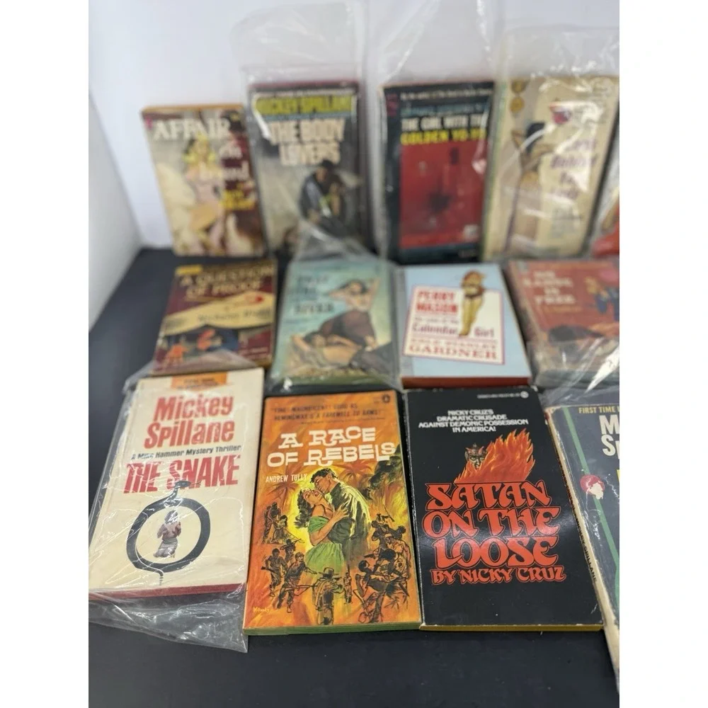 Vintage Paperback Book Lot Pulp Crime Mystery Mickey Spillane Perry Mason